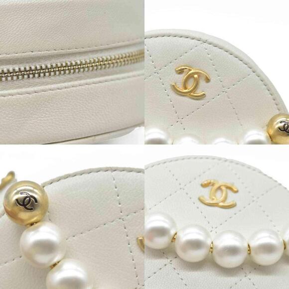 Chanel Lambskin Quilted Pearl Round Clutch With Chain 2020 - Picture 3 of 15